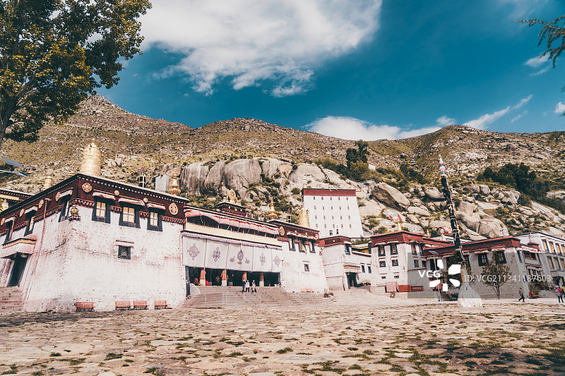 西藏拉萨色拉寺建筑风貌图片素材