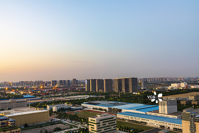 河南郑州经开区工业物流园区夏天城市风光图片素材