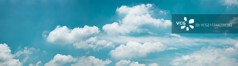 泰国天空中云朵的全景图片素材