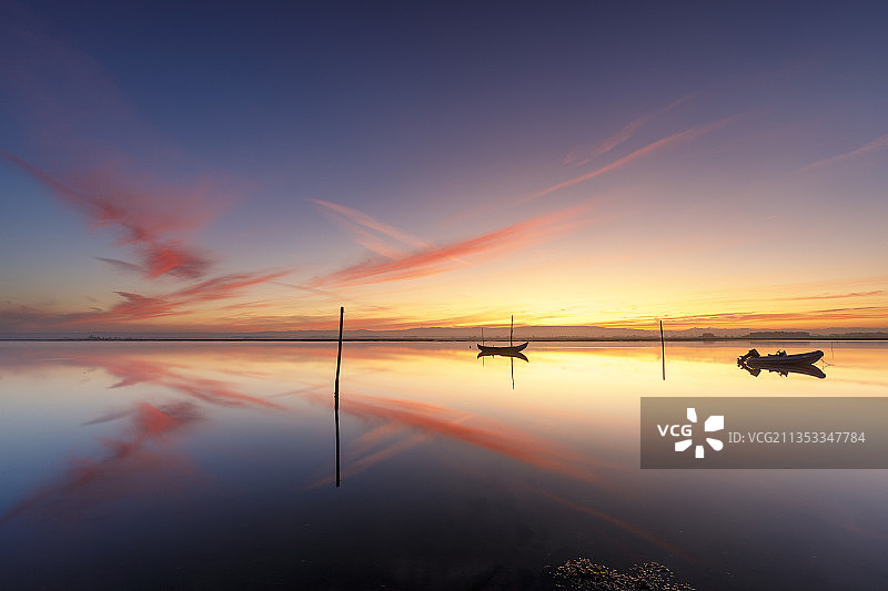 葡萄牙，托雷拉，日落时大海与天空的风景图片素材