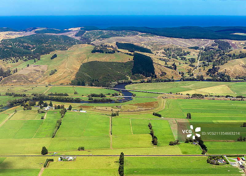 俯瞰新西兰南岛田园风光图片素材