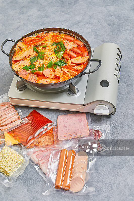 Budae Jjigae(韩国香肠炖肉)，膳食包，食品，配料图片素材