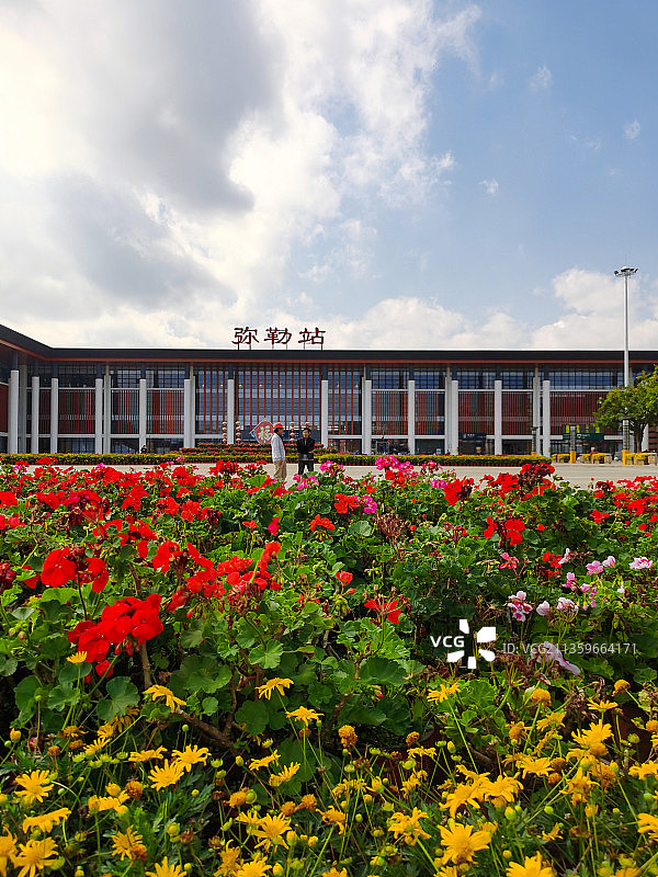 云南红河弥勒：南昆高速铁路弥勒站图片素材