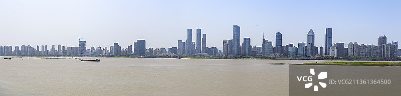 江西省南昌市城市中心白天天际线图片素材