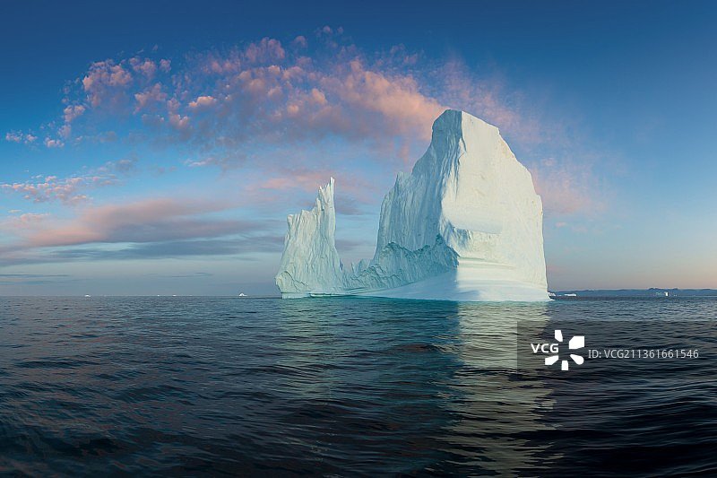 格陵兰岛，冬季海天相映的风景图片素材