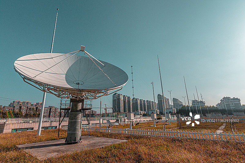 风云四号气象卫星地面接收站南京信息工程大学接收站雷达天线，气象观测场，南京信息工程大学气象图片素材