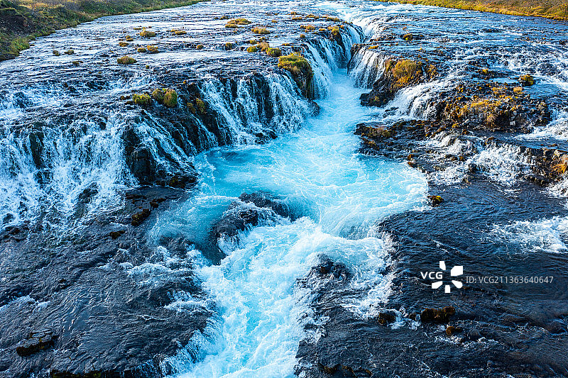 冰岛 航拍 无人机 风光 蓝色秘境瀑布图片素材