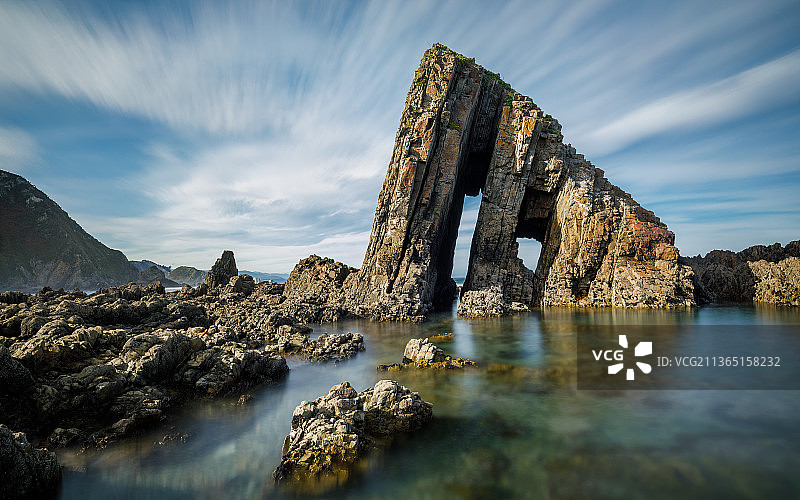 奇特的岩石，西班牙阿斯图里亚斯的卡达维多，海天相映的岩石形成全景图片素材