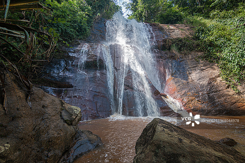 巴西佛洛雷斯森林瀑布的风景图片素材