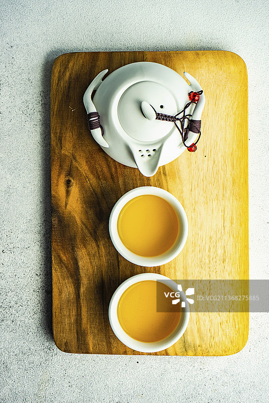 亚洲风格的茶杯，配绿茶图片素材