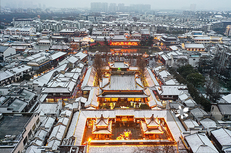 大雪中的南京夫子庙秦淮河的雪景风光图片素材