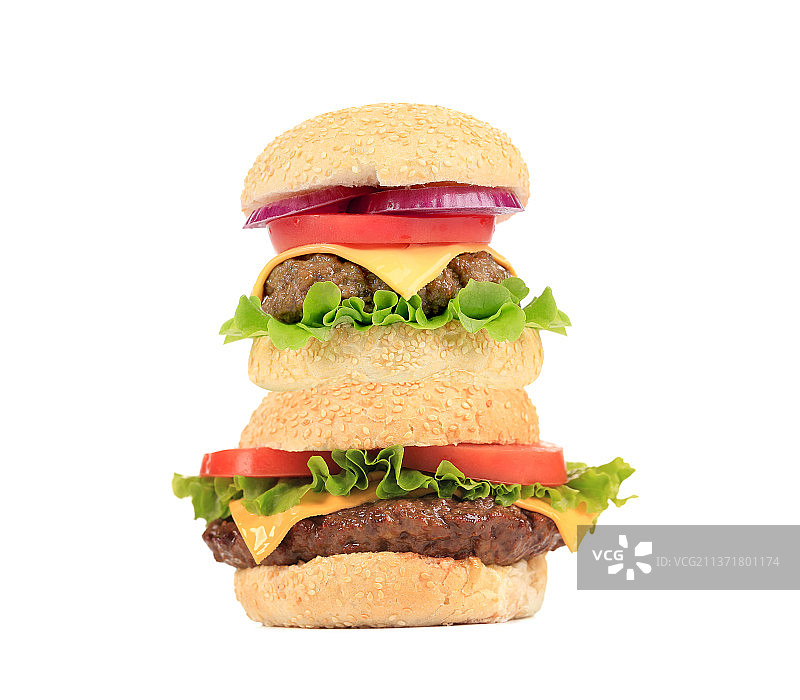 两个汉堡叠在一起，白色背景下的汉堡特写，摩尔多瓦图片素材