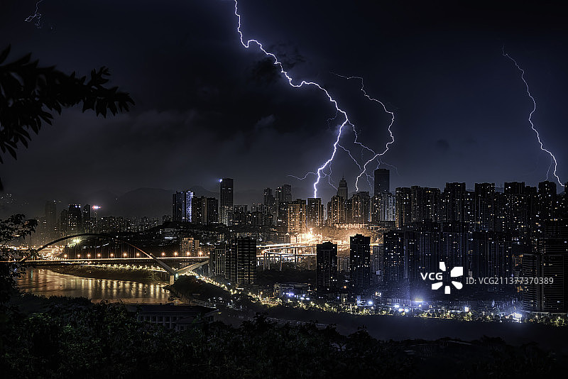 都市闪电之夜图片素材