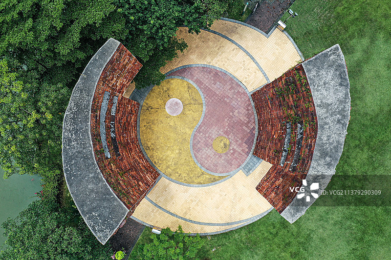 俯瞰亚洲艺术之门+广东省佛山市禅城区亚洲艺术公园图片素材