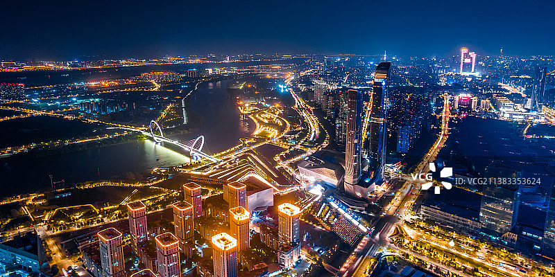 中国江苏南京南京青奥中心和南京眼大桥城市天际线夜景航拍图片素材