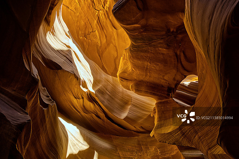 岩石形成的低角度视图，羚羊峡谷，亚利桑那州，美国，美国图片素材