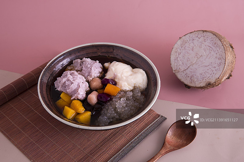 烧仙草芋泥水果酸奶甜品图片素材