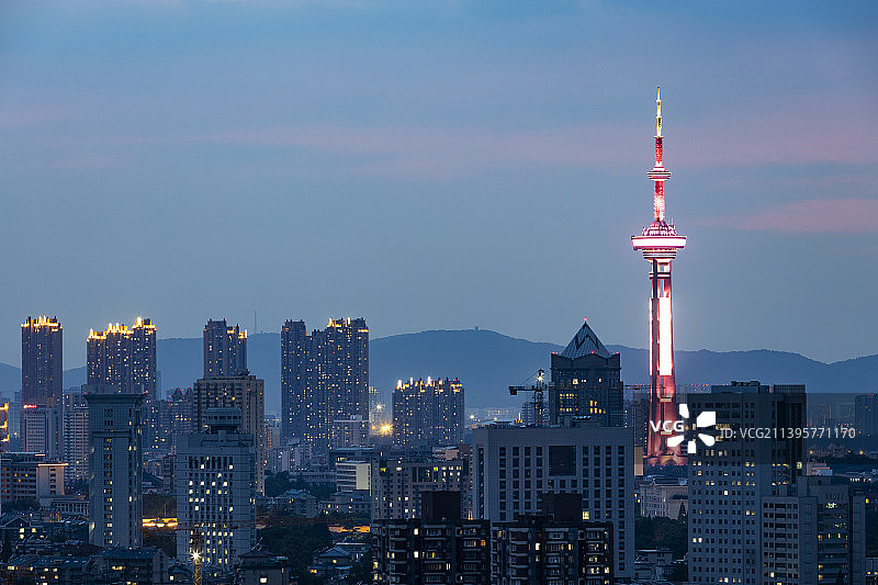 南京城市天际线日落夜景图片素材