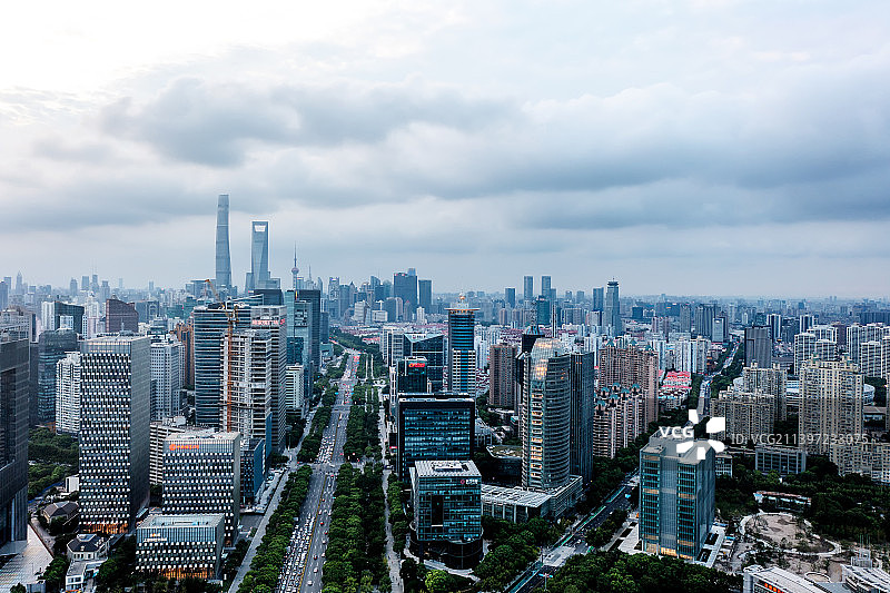 航拍上海城市建筑风光鸟瞰图图片素材