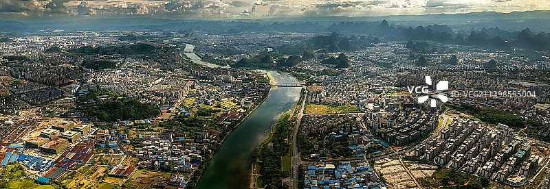 广西桂林南洲大桥城市风光蓝天白云图片素材