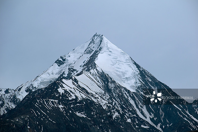 斯皮提山谷美丽的雪山图片素材