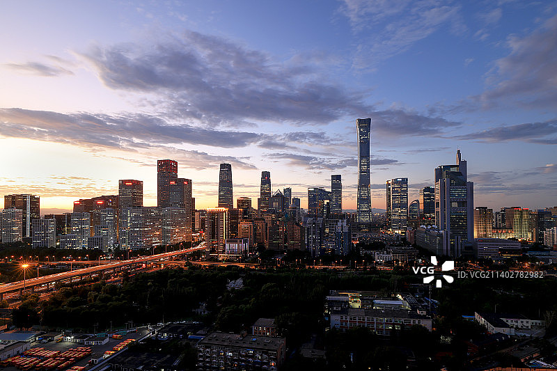 秋日北京国贸CBD金融区城市天际线图片素材