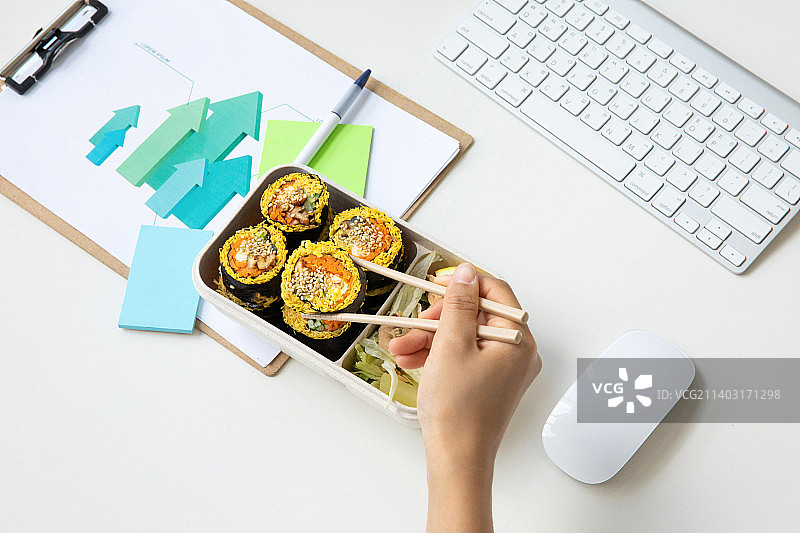 低碳水化合物鸡蛋生酮泡菜，韩国寿司卷图片素材