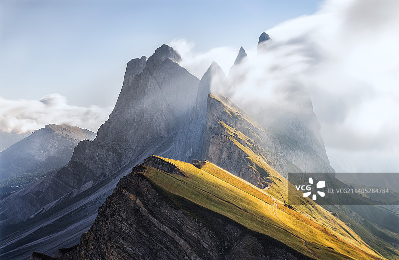 意大利塞塞达雪山的全景图片素材