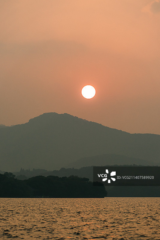 杭州西湖的日落图片素材