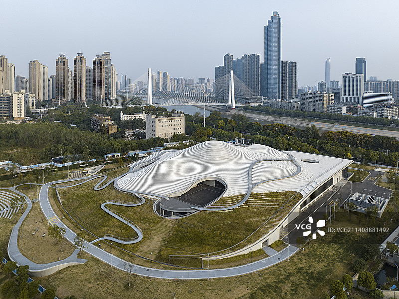 航拍武汉琴台美术馆建筑几何艺术空间图片素材