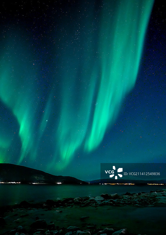 挪威富特里凯尔夫，夜晚大海与天空的映衬图片素材