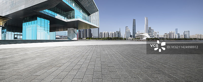 现代城市商业建筑广场和广州珠江新城城市天际线建筑风光图片素材
