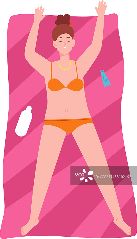 女人躺在沙滩浴巾上暑假休息图片素材