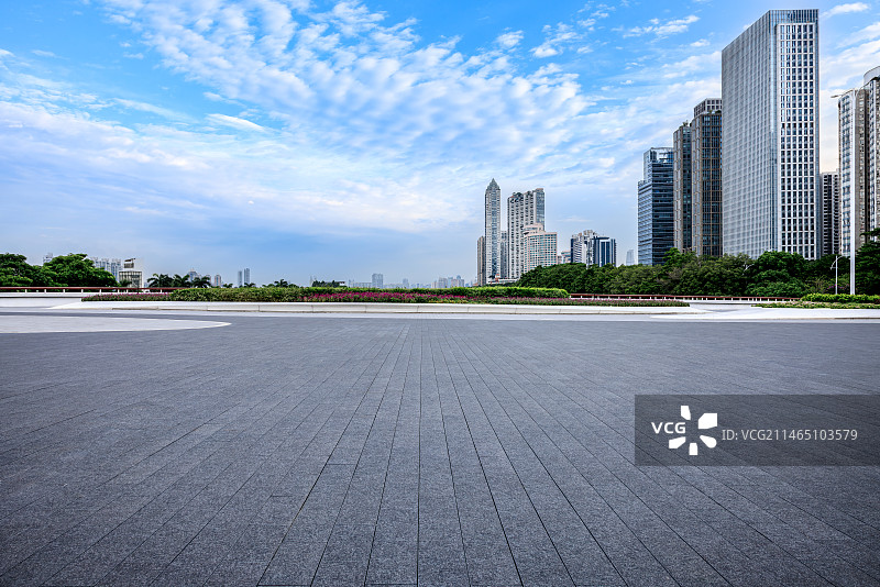 中国广州广场地板和城市摩天大楼景观图片素材