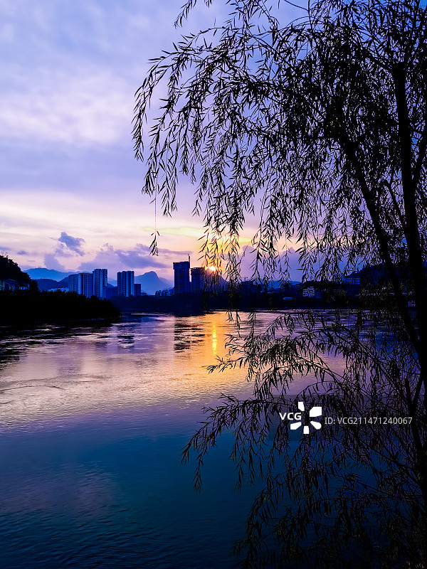 清江河的日落图片素材
