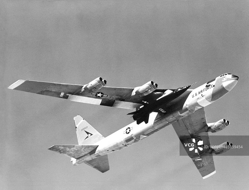 X-15与它的母舰B52配对图片素材