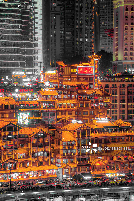 中国重庆市城市夜景风光地标建筑-洪崖洞图片素材