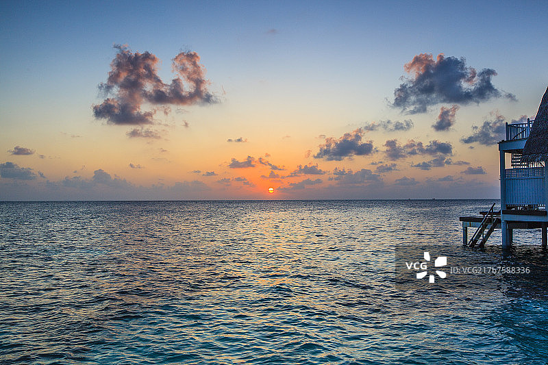 马尔代夫浪漫海岛水屋风光图片素材