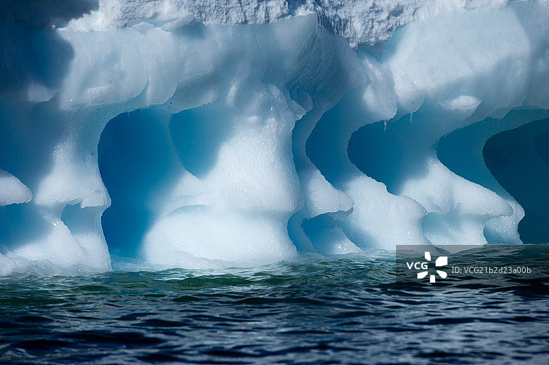 南极的冰山和浮冰图片素材