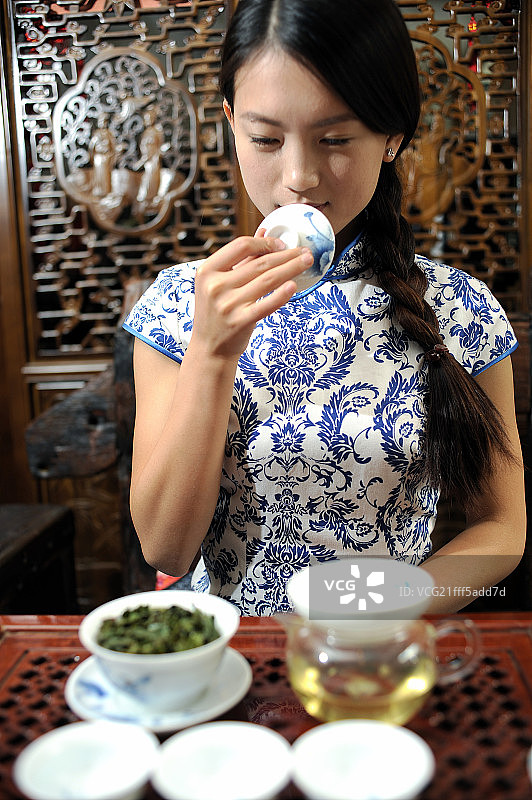 中国茶道,表演茶道的美女图片素材