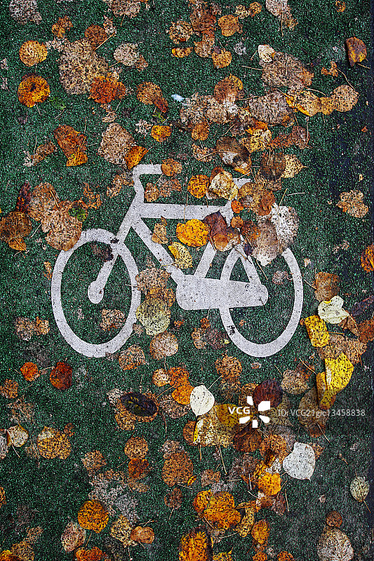 秋天和一辆自行车图片素材