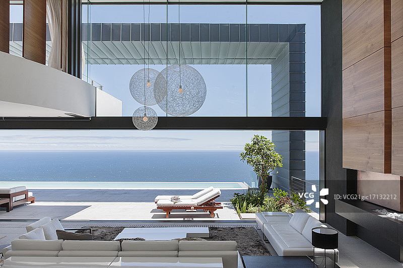 俯瞰大海的现代住宅图片素材
