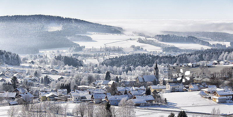 冬天的村庄。图片素材