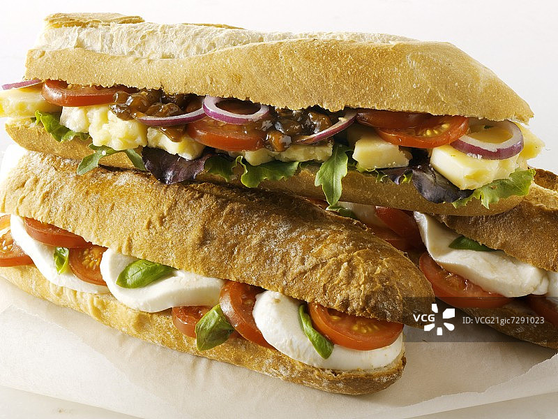 法棍三明治:番茄和马苏里拉芝士沙拉图片素材