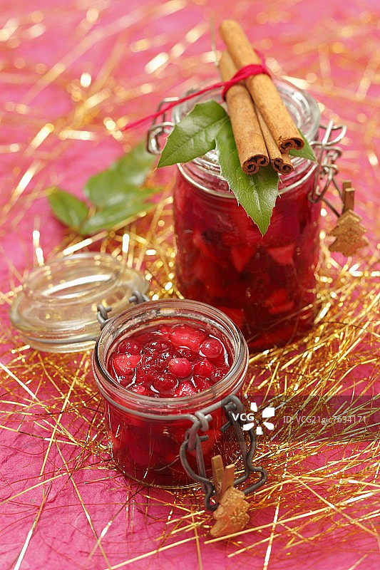 蔓越莓和苹果酱作为圣诞礼物图片素材