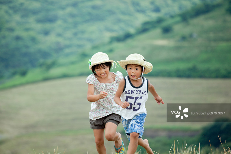农村的日本孩子图片素材