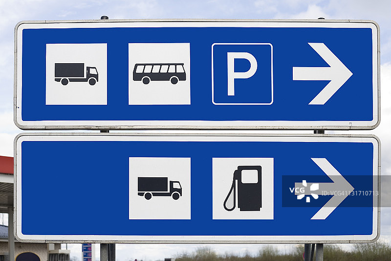 道路标志，卡车和公共汽车专用区域图片素材