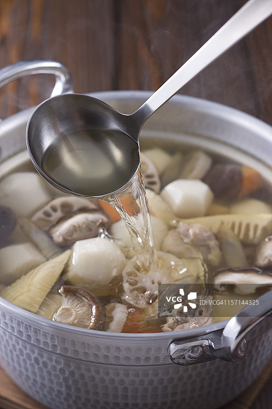 清汤炖蔬菜图片素材