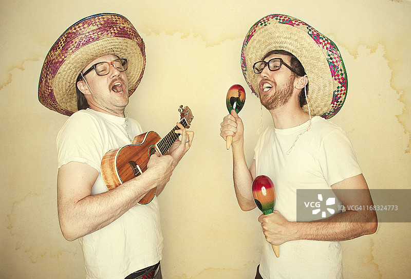 有趣的墨西哥流浪乐队和宽边帽图片素材