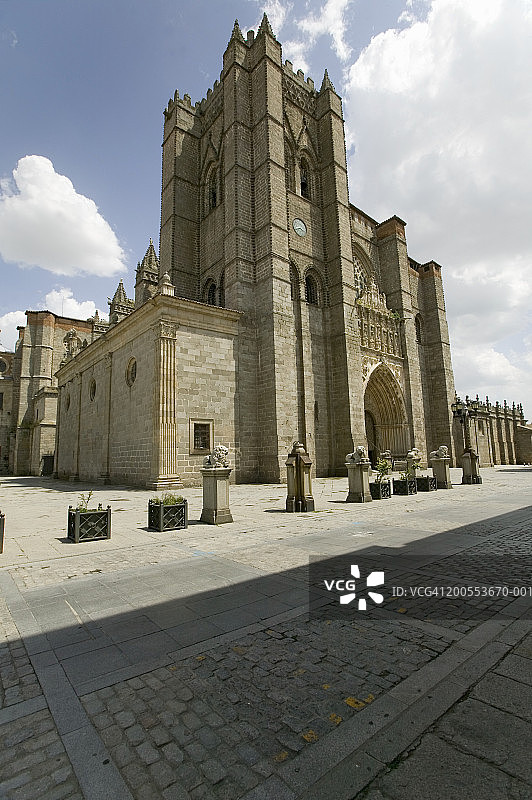 西班牙，卡斯蒂利亚，阿维拉村，阿维拉大教堂图片素材